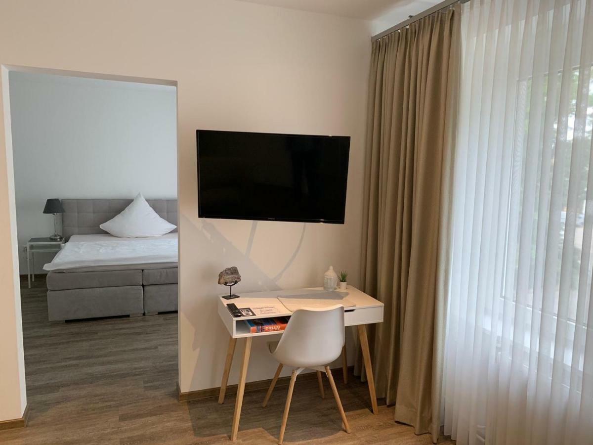 Hotel Und Apartment Garni Eurode Live 헤르조겐라트 외부 사진